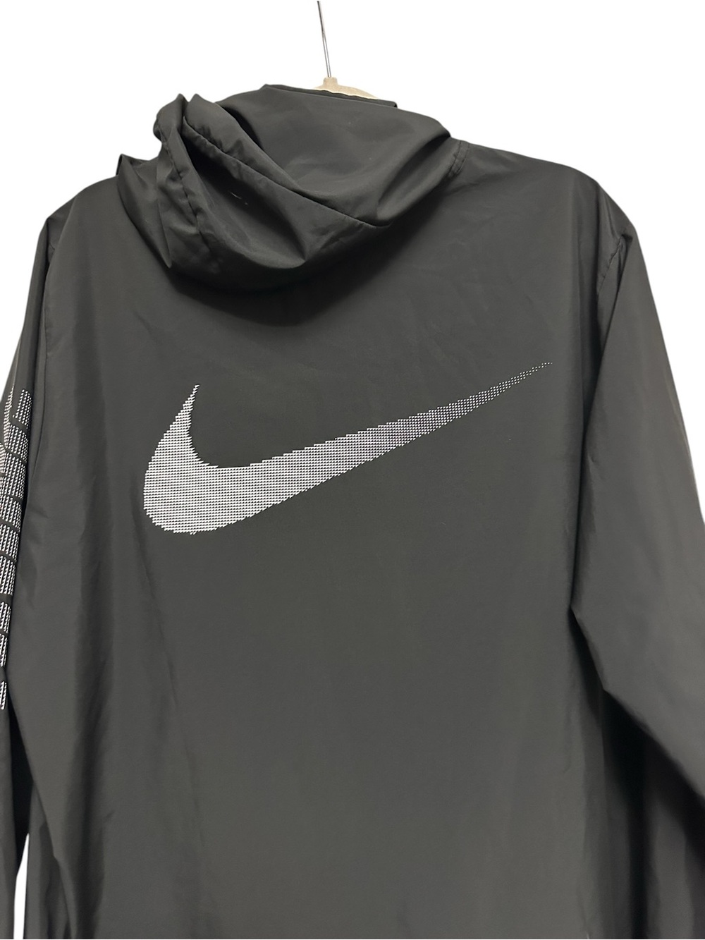 Nike Men’s Sportswear City Core Hooded Running Jacket Windbreaker Black Large - Picture 2 of 8